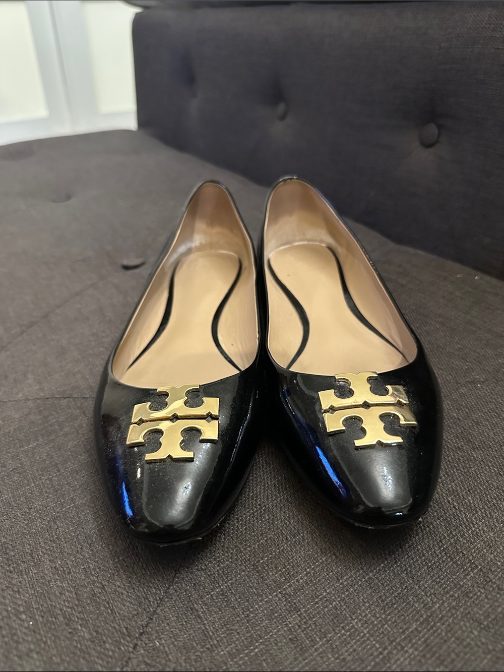 Tory Burch Black Patent Ballet Flats with Gold Logo - Picture 2 of 5